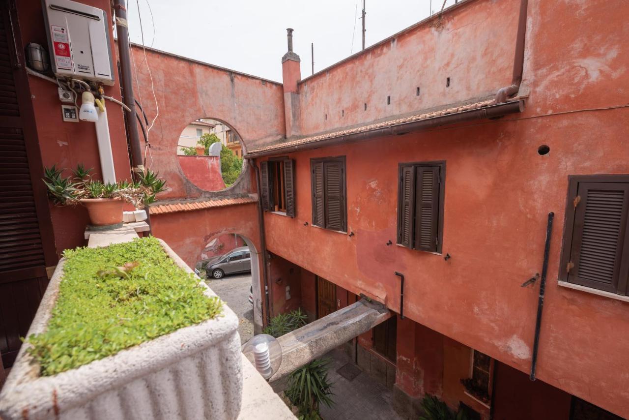 Evelina In Trastevere, Rome